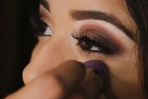 Easy and natural eye makeup tutorial for beginners: a step by step guide!