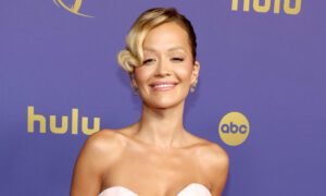 Reese Witherspoon, Ayo Edebiri and Rita Ora wore the new mascara at the Emmy Awards