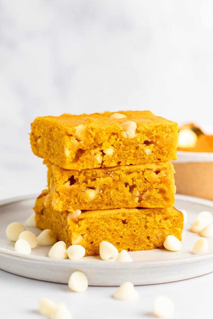Chewy pumpkin blondies