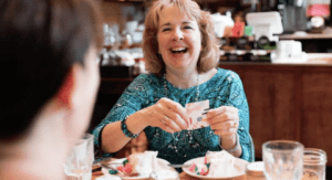 Effective conversation starters: 10 tips to break the ice