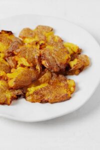 crispy vegan smashed potatoes