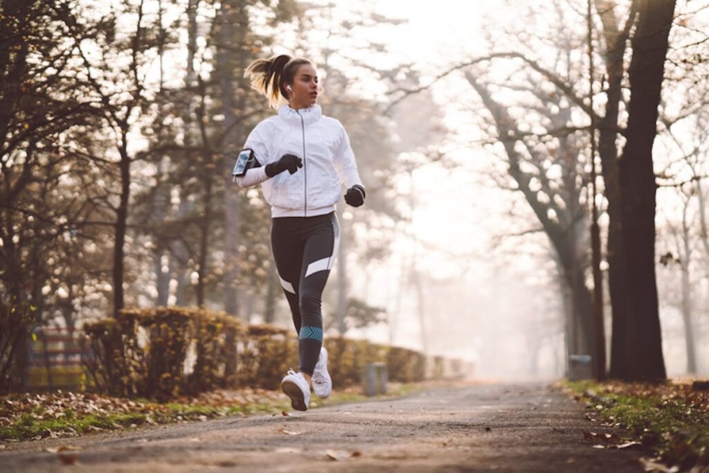 9 easy and fun ways to stay healthy while traveling