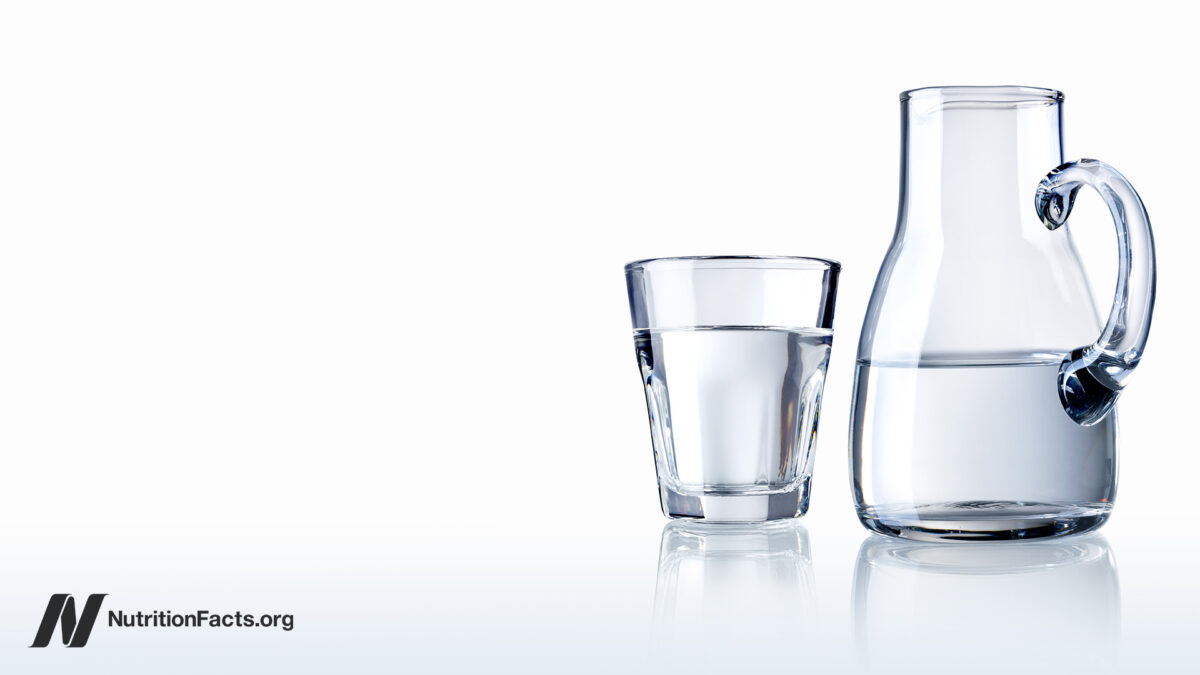 Does drinking water affect adrenal hormones?