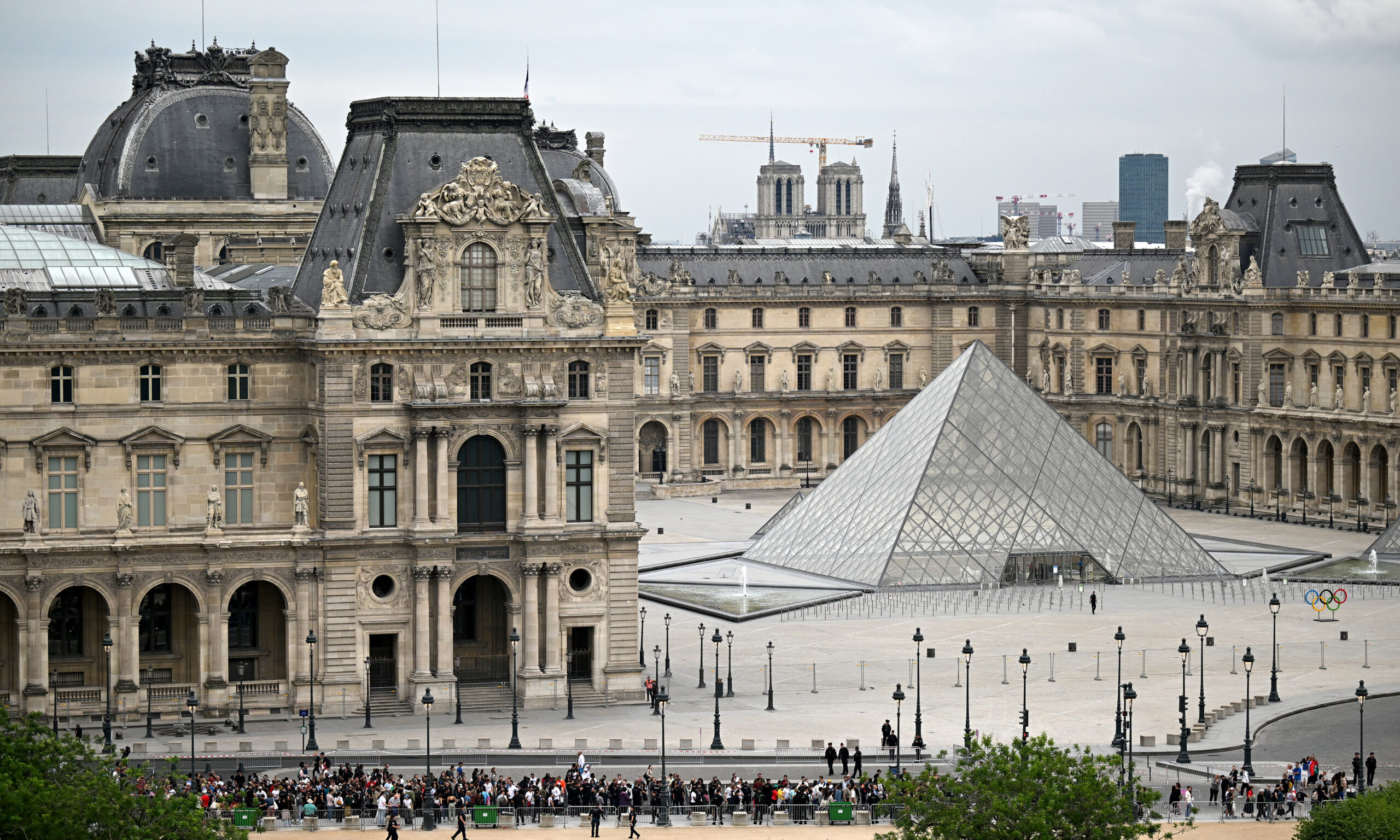 L’Oréal partners with the Louvre for first-ever beauty-inspired guided tour