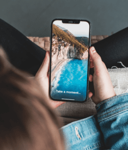 Mindfulness-based programs vs. meditation apps