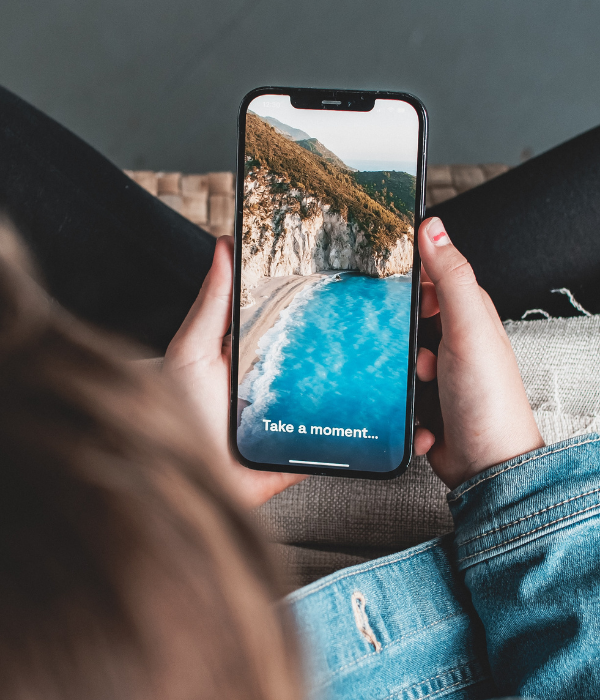 Mindfulness-based programs vs. meditation apps