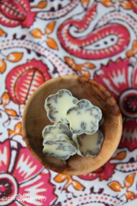 Lavender and cocoa butter bath melt