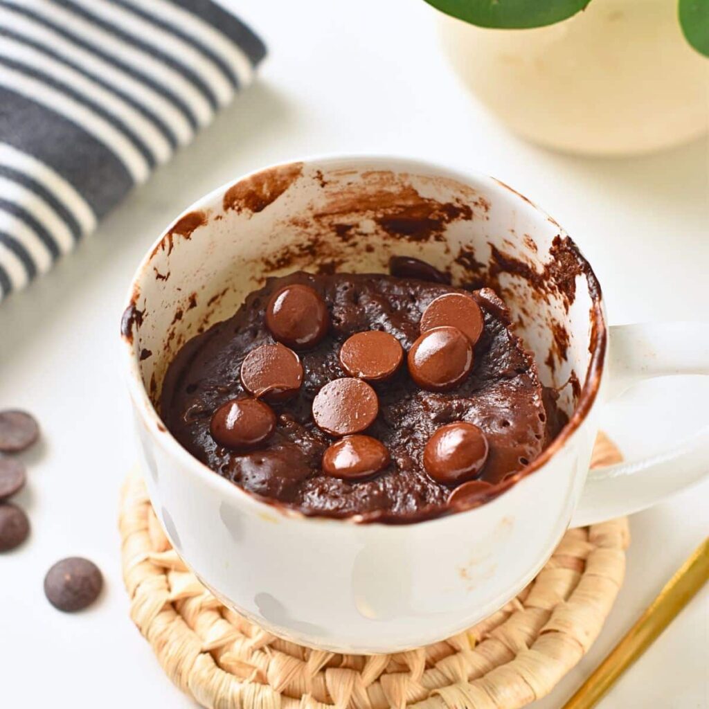 Protein Mug Cake (4 Ingredients, 16G Protein, 146 Calories)
