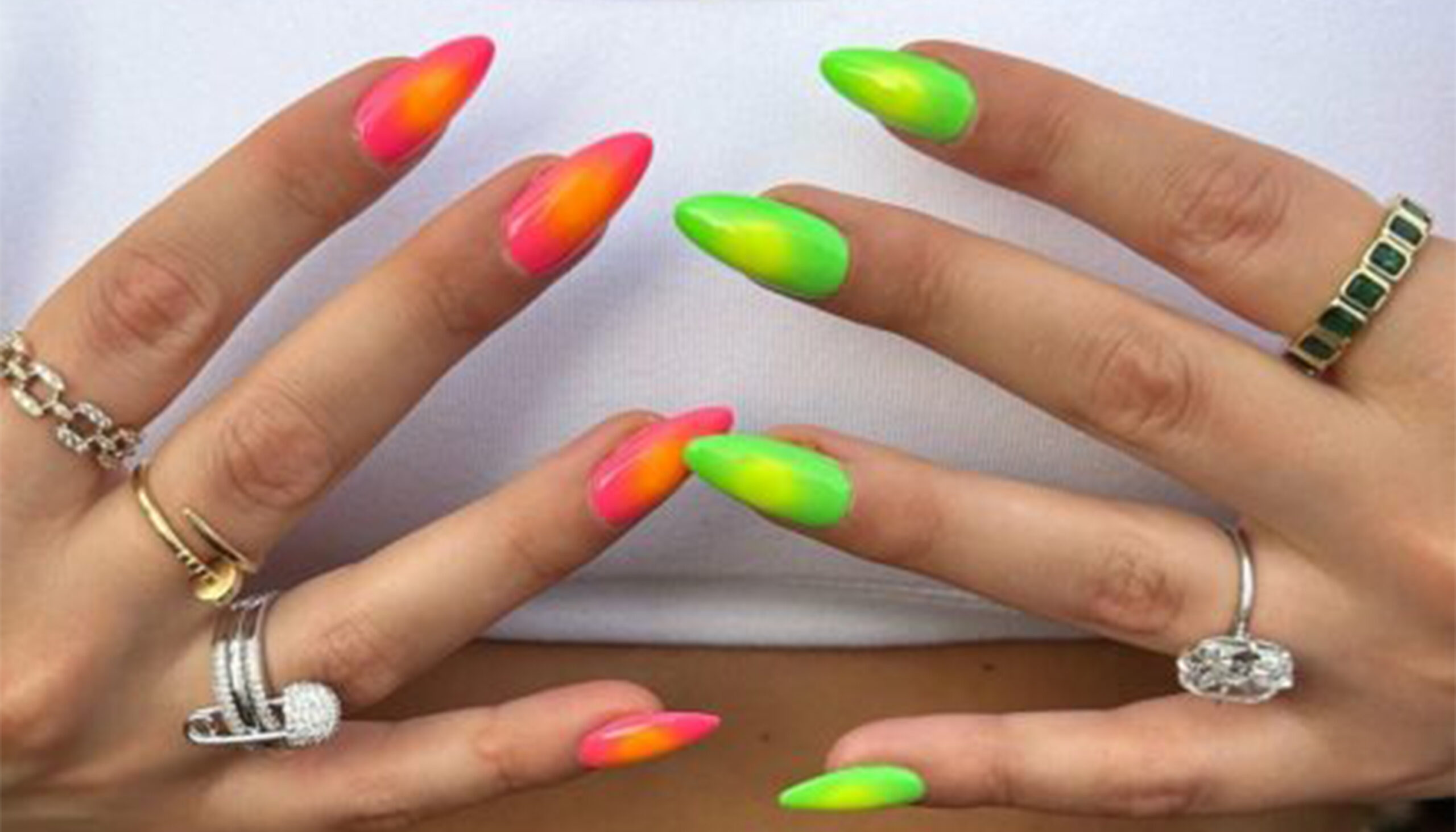 8 aura nails to hug this summer