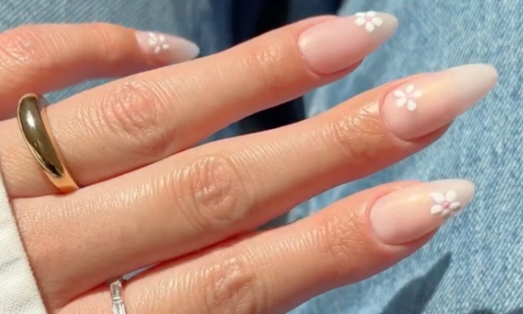 Mani Trend Archive! Nude nail art looks very wearable no matter what looks