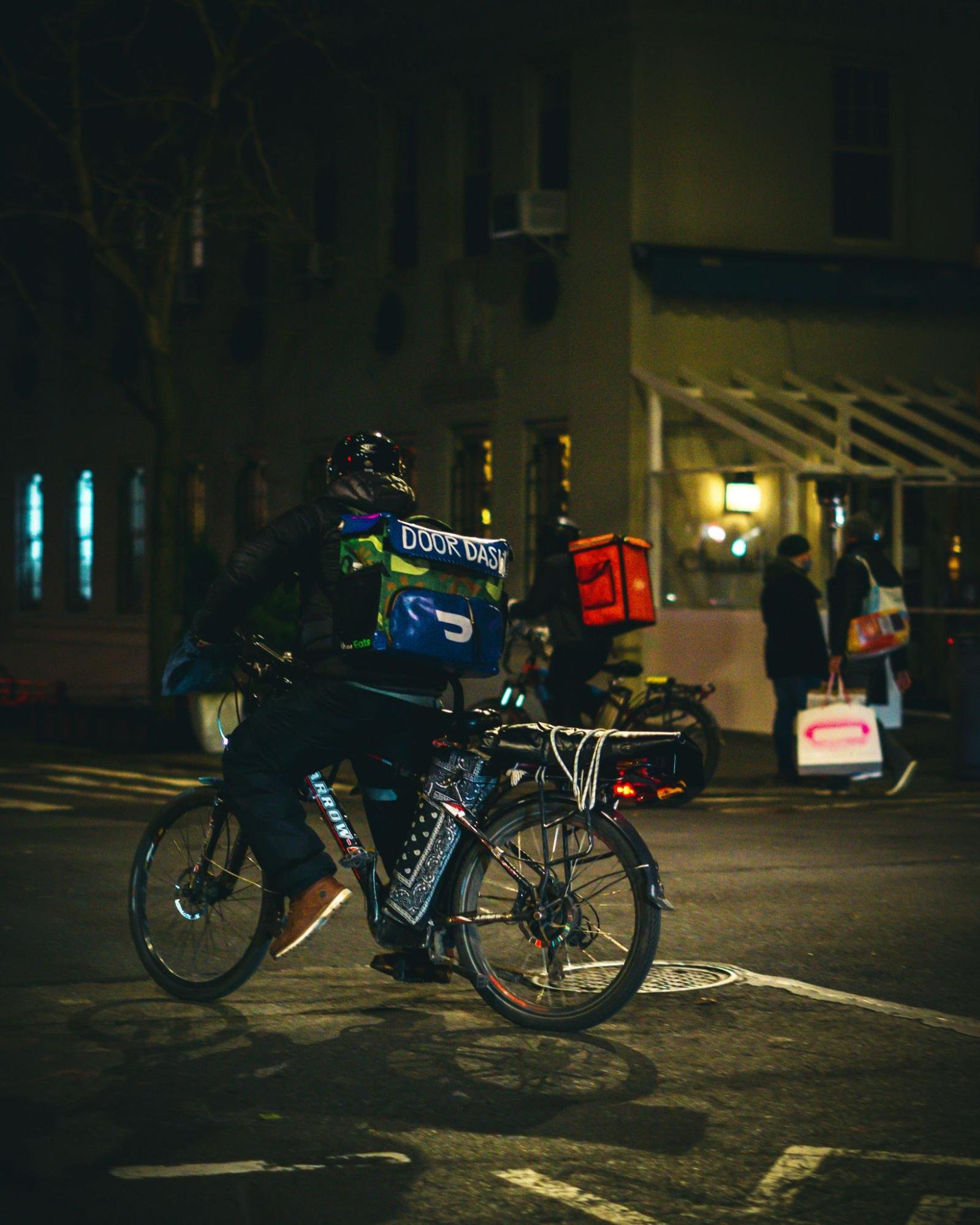 Quick Commerce: The rise of dark stores in India. What was the convenience before, and now the cornerstone of urban consumption