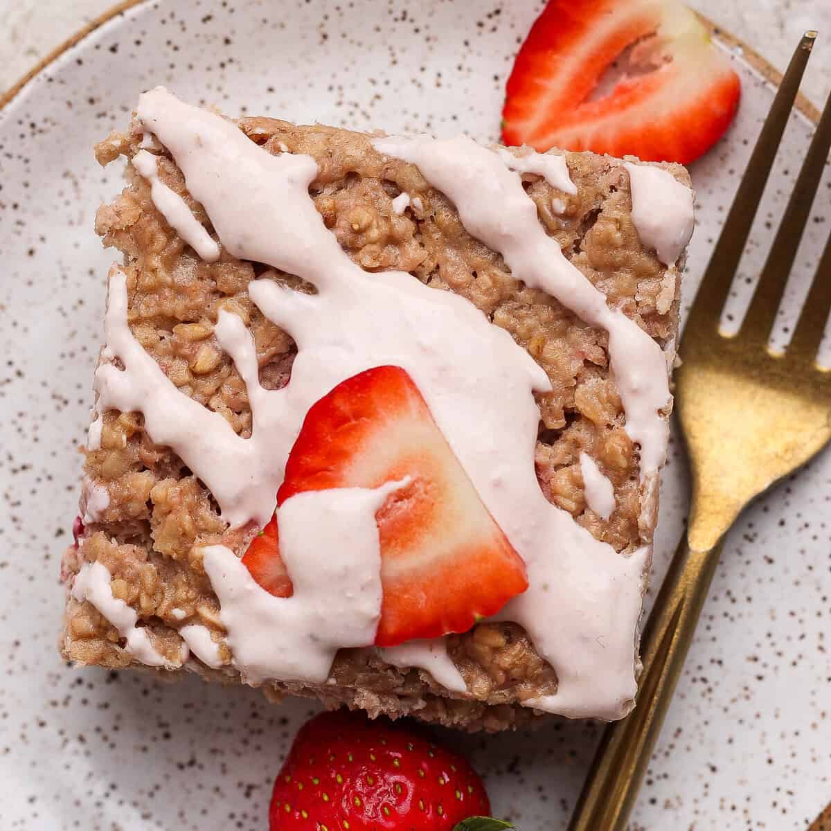 Strawberry Cheesecake Baked Oats