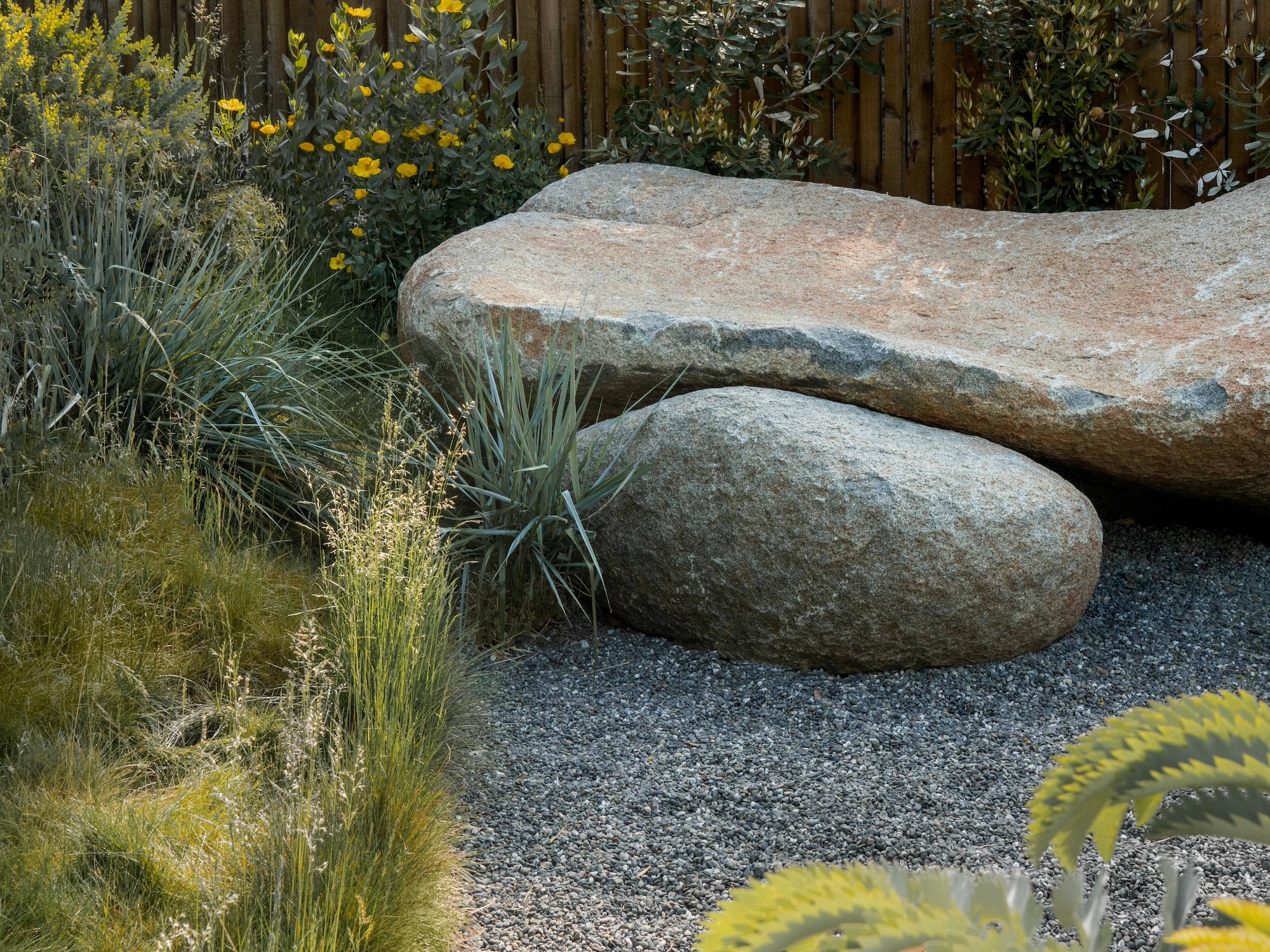 Trend Aerat: Rocks and Rocks in the Garden