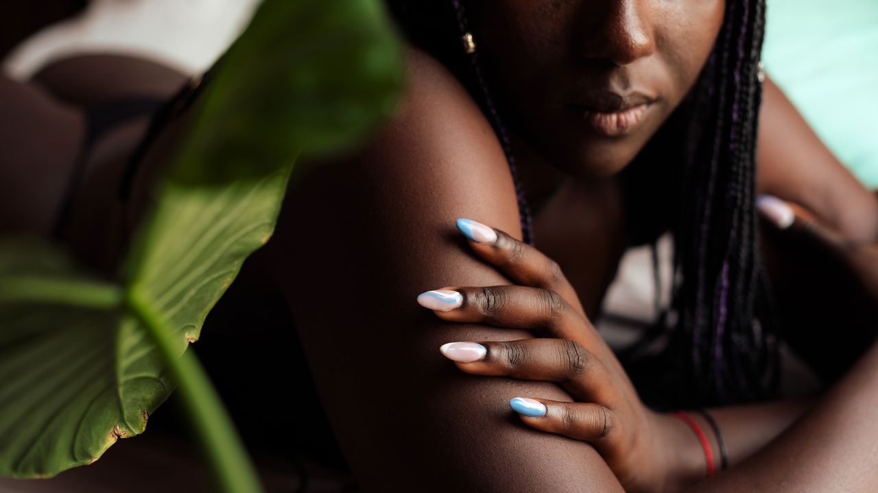 Powder Dip vs. Gel Manicure: Important Differences You Should Know