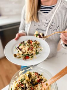 Recipe for feta, pepper and orzo olive salad
