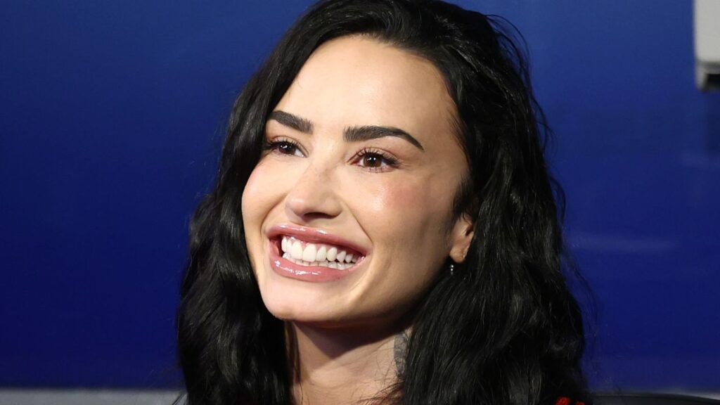 Demi Lovato just took a straight French manicure - see photos