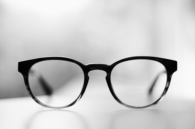 Stylish prescription glasses: Enhance your daily life