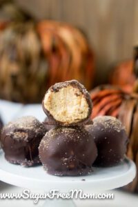 Sugar-free low carb keto pumpkin cheesecake truffles