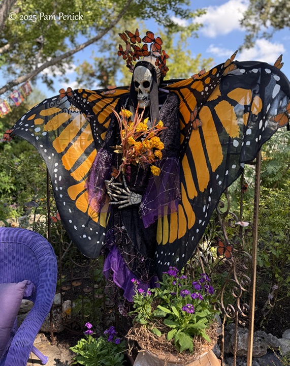Lucinda's Garden celebrates the Day of the Dead