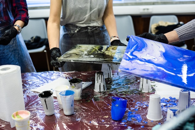Use colours and symbols to deal with art therapy pain