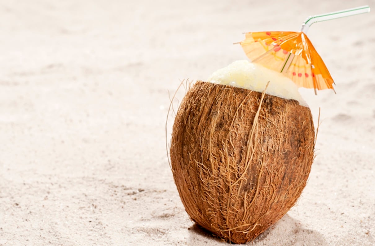 4 ingredients to add to your morning smoothie to hydrate your skin in the summer