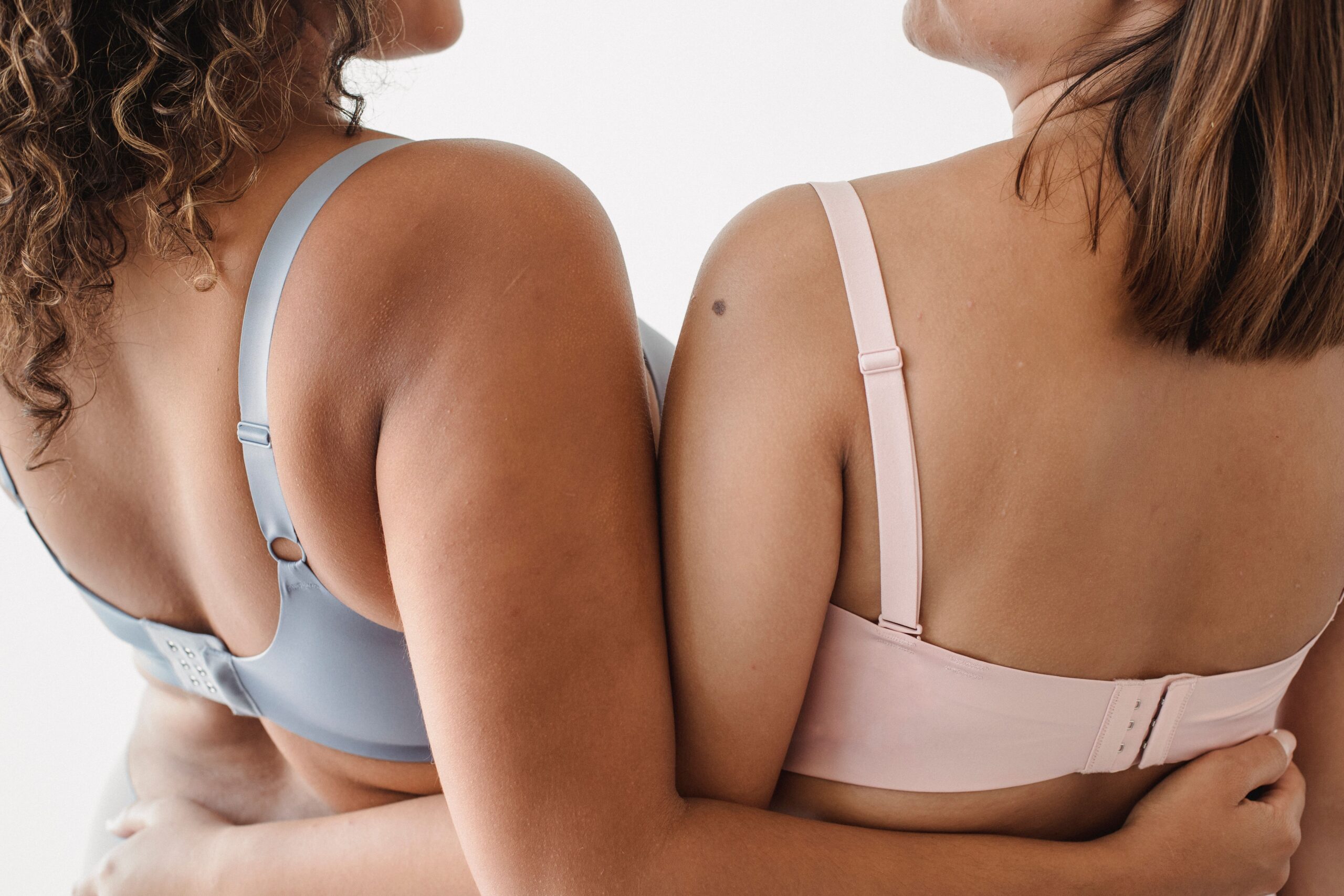 Which brands of jelly bras are trending on social media?