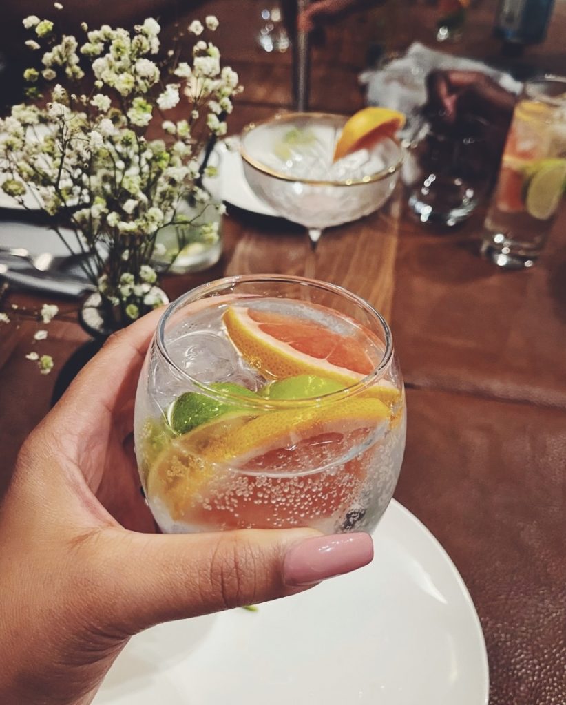 gin and tonic