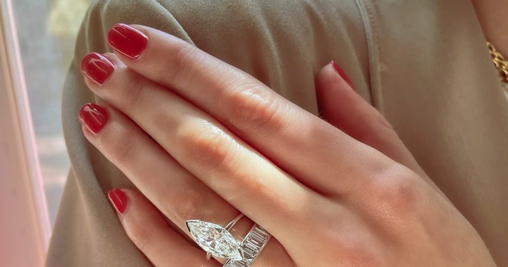 10 Fantasy Diamond Engagement Rings for a Magical Proposal