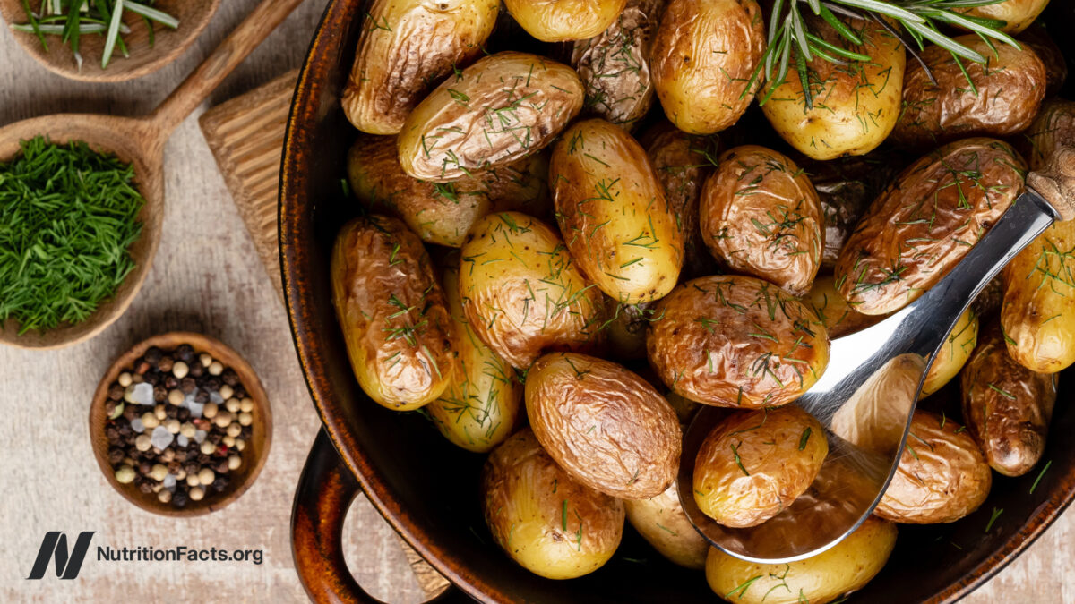 How to prevent blood sugar levels from spiking after eating potatoes